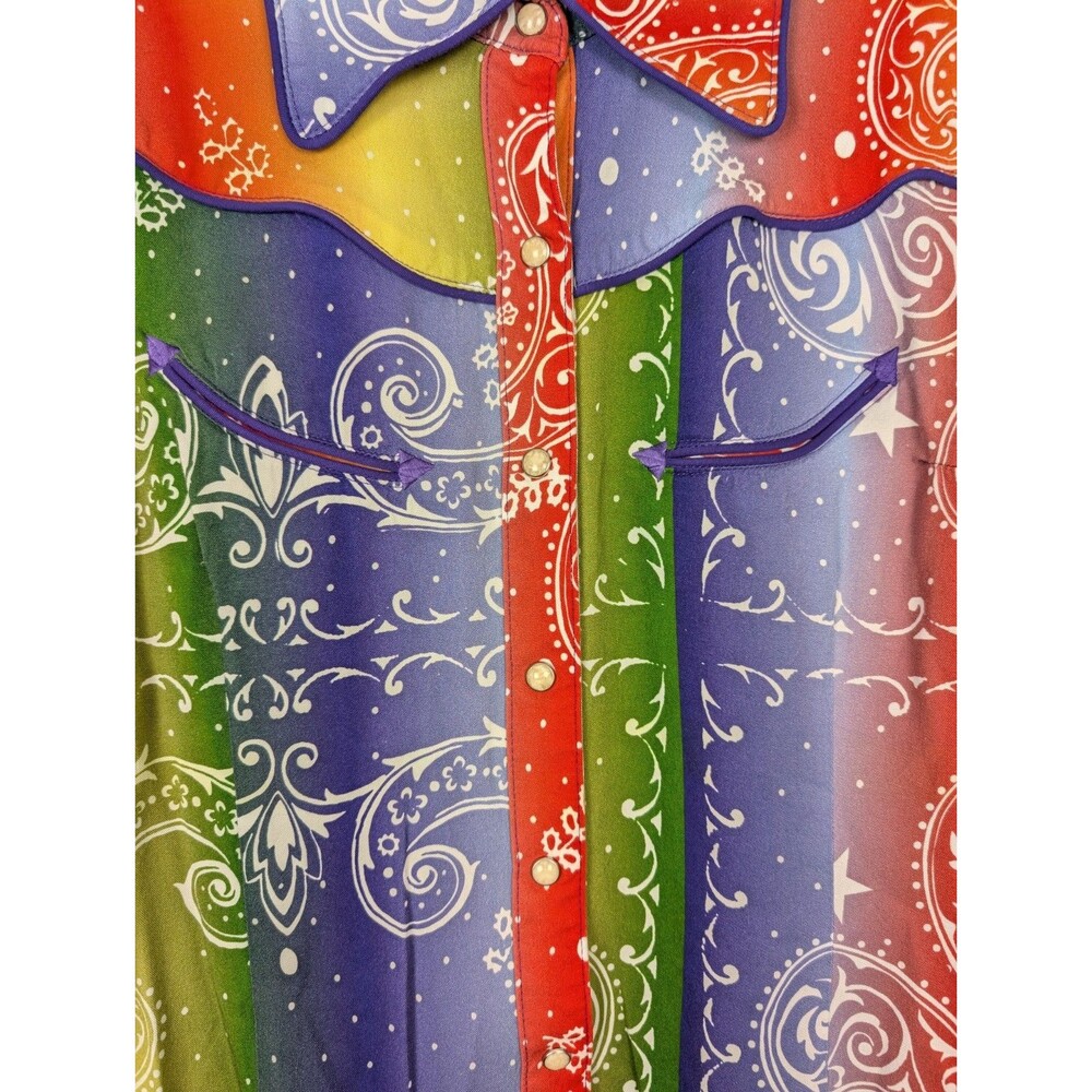 Wrangler X Lainey Wilson Rainbow Bandana Western Snap Shirt - Picture 8 of 14